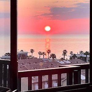 Valencia Beachfront Home 23